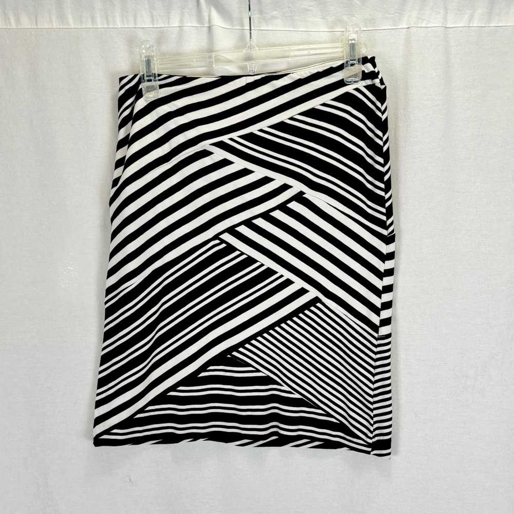 Artelier Nicole Miller Skirt - Size Medium - EUC!